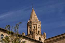 Il campanile della chiesa di Sant'Agostino a Penne, provincia di Pescara, Abruzzo.



