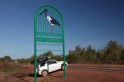 Il cartello di benevenuti a Jabiru, Kakadu National ...