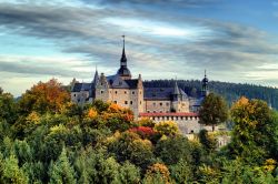 Il Castello  Lauenstein in autunno, vicino a Ludwigsstadt in Baviera