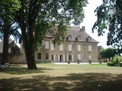 Il Castello Comunale di  hauterives in Francia - © Gachepi, CC BY-SA 3.0, Wikipedia