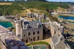 Il Castello di Chateau de la Roche Goyon (Fort la Latte) si trova vicino a Plevenon in Bretagna, Francia