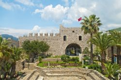 Il castello e il museo di Marmaris, Turchia. E' realizzata in pietra la fortificazione difensiva ospitata nel cuore della città turca.

