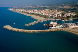 Il mare a Portorosa di Oliveri in Sicilia, siamo vicino a Tindari, provincia di Messina