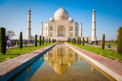 Il Mausoleo del Taj Mahal uno dei simboli dell'India, una delle sette meraviglie del mondo
