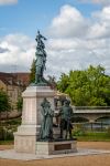 Il memoriale alla Prima e Seconda Guerra Mondiale a Paray-le-Monial, Francia. Siamo nella Borgogna-Franca Contea - © Nigel Jarvis / Shutterstock.com