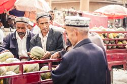 Il mercato della domenica a Kashgar in Cina - © Baiterek Media / Shutterstock.com