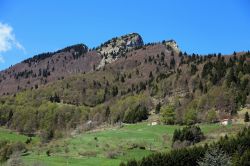 Il Monte Spitz domina il comune di Tonezza  del Cimone in Veneto