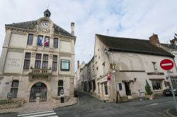 Il Municipio di Montrichard (Francia), località celebre per le rovine del suo castello dell'XI° secolo.


