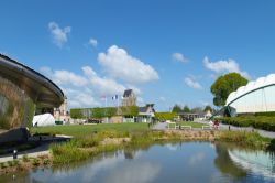Il museo a Sainte Mere Eglise in Normandia, dedicato al D-Day della Seconda Guerra Mondiale - © Peter Bocklandt / Shutterstock.com