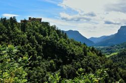 Una panoramica del Castello di Stenico in Trentino