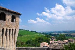 Il panorama dall'alto del Castello di Torrechiara ...