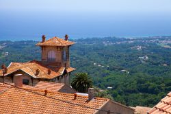 Il panorama della costa est di Cap Corse fotografato dal borgo di Cervione (Corsica)