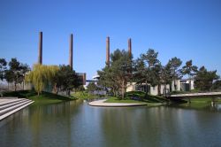 Il parco che circonda la fabbrica della Volkswagen a Wolfsburg. - © Lasse Hendriks / Shutterstock.com
