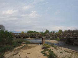 Il ponte ferroviario sul fiume Malone a Brandizzo in Piemonte