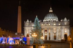 Il presepe allestito in piazza San Pietro, nella Città del Vaticano - © Matteo Gabrieli  / Shutterstock.com