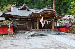 Il santuario Futarasan Shinto a Nikko, Giappone. Situato nella Prefettura di Tochigi, è patrimonio mondiale dell'Unesco. Al suo interno si trovano due spade che sono considerate tesoro ...