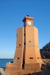 Il Torrione del Porto di Rio Marina costgruito nel XVI secolo a protezione del borgo costiero sull'isola d'Elba