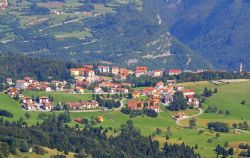 Il villaggio di Tonezza del Cimone sulle Prealpi della provincia di Vicenza in Veneto