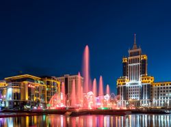 Illuminazione notturna nel centro città di Saransk, Russia - © Stetiukha Kristina / Shutterstock.com