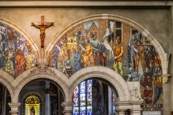 Interno della chiesa di Saint-Paul-Notre-Dame-of-Miracles a Orléans, Francia. Si trova nei pressi di Place de Gaulle nel centro della città e fa parte dei monumenti storici francesi ...