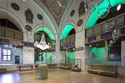 Interno del museo Mevlana a Konya, Turchia - © ruzgar344 / Shutterstock.com