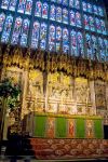 Interno della St. George Chapel nel castello di Windsor, contea del Berkshire, Regno Unito.  Le vetrate affrescate e le ricche decorazioni scultoree che abbelliscono l'edificio religioso ...