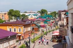 Il 130 Kvartal è oggi una popolare meta turistica e commerciale di Irkutsk (Russia) - © saiko3p / Shutterstock.com