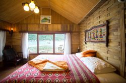 Il Koh Nang Yuan Resort offre comode stanze in stile rurale a ridosso della spiaggia. - © Ruta Production / Shutterstock.com
