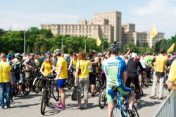 L'annuale festival dei ciclisti a Kharkiv, Ucraina. Il tradizionale ritrovo degli appassionati di bici che si danno appuntamento nella cittadina ucraina per attraversarne le strade del centro ...