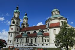 La basilica di San Lorenzo nel centro di Kempten, Baviera, Germania. Questo monumentale edificio religioso venne costruito a partire dal 1652.
