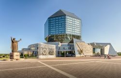 La Biblioteca Nazionale di Minsk, la capitale della Bielorussia, est Europa - © BAHDANOVICH ALENA / Shutterstock.com