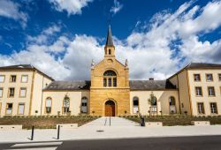 La cappella dell'Hotel Dieu a Paray-le-Monial, Borgogna (Francia) - © Nigel Jarvis / Shutterstock.com