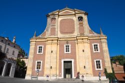 La chiesa collegiata in centro a Brisighella in Emilia-Romagna