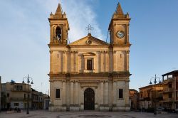 La Chiesa Madre San Nicola di Bari ad Acate in Siclia - © 4nT0 - CC BY-SA 4.0, Wikipedia