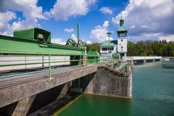La diga idroelettrica sul fiume Lech a Augusta, Germania. Fa parte del sistema delle acque cittadino riconosciuto patrimonio mondiale. 



