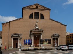 La facciata della Cattedrale di Adria, cittadina del Polesine in Veneto. - © Gaia Conventi / Shutterstock.com