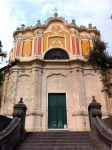 La facciata della Chiesa di San Nicolò a Calice Ligure  - © Antonello Piccone, Pubblico dominio, Wikipedia