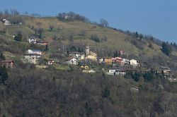 La frazione di Belprato a Pertica Alta in Lombardia - © Giorgio Scalvini, CC BY-SA 4.0, Wikipedia
