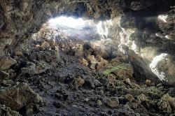 La Grotta del Gelo nel Parco Nazionale dell'Etna vicino a Randazzo, Sicilia