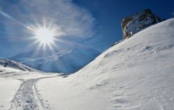 La neve sulle piste del Monte Cimone vicino a ...