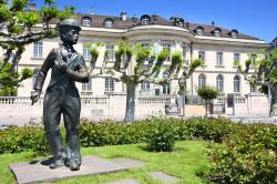 La passeggiata di Vevey con la statua in bronzo di Charlie Chaplin, Svizzera - © Vladimir Mucibabic / Shutterstock.com