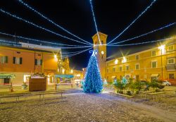 La piazza centrale di Bagnacavallo durante il periodo dell'Avvento, poco prima di Natale