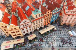 La piazza centrale di Praga, la capitale della Repubblica Ceca  - © kavalenkava / Shutterstock.com