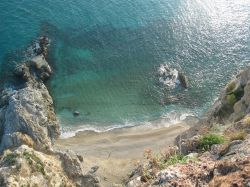 La piccola spiaggia di Punta Crena a Varigotti in Liguria  - ©  Lsw / panoramio