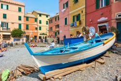 La spiaggia urbana di Genova a Boccadasse in Liguria - © Roman Sigaev / Shutterstock.com