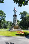 La statua di Vittorio Emanuele II° in un parco pubblico di Asti, Piemonte.
