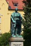 La statua in bronzo di Luigi IX°, duca di Baviera, a Landshut (Germania) - © photo20ast / Shutterstock.com