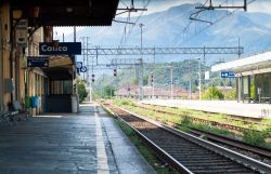 La stazione ferroviaria di Colico, si trova sulla ...