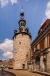 La torre civica di Namur, Belgio. Edificata nel 1388 come parte della cinta muraria cittadina, venne poi trasformata in "beffroi" nel 1746 - © Uwe Aranas / Shutterstock.com