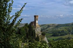 La Torre dell'Orologio di Brisighella, su una delle tre rupi di gesso del borgo